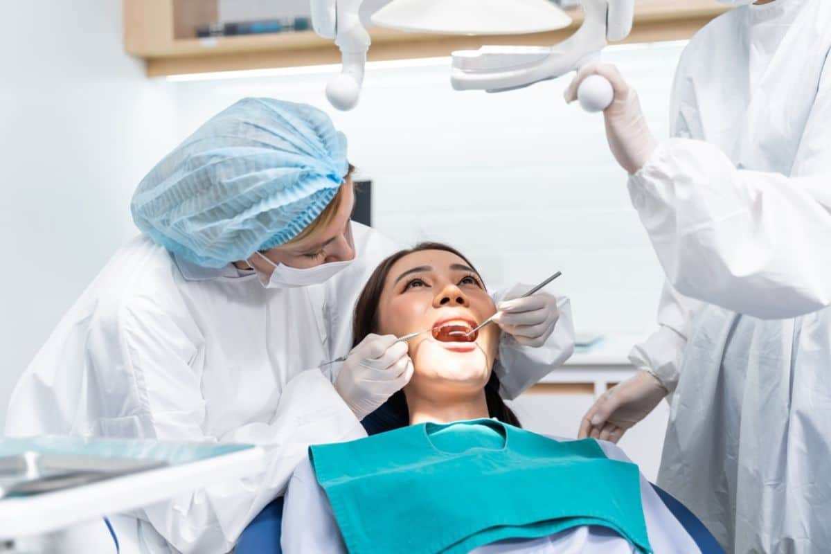 A patient in Hewlett undergoing cracked tooth treatment